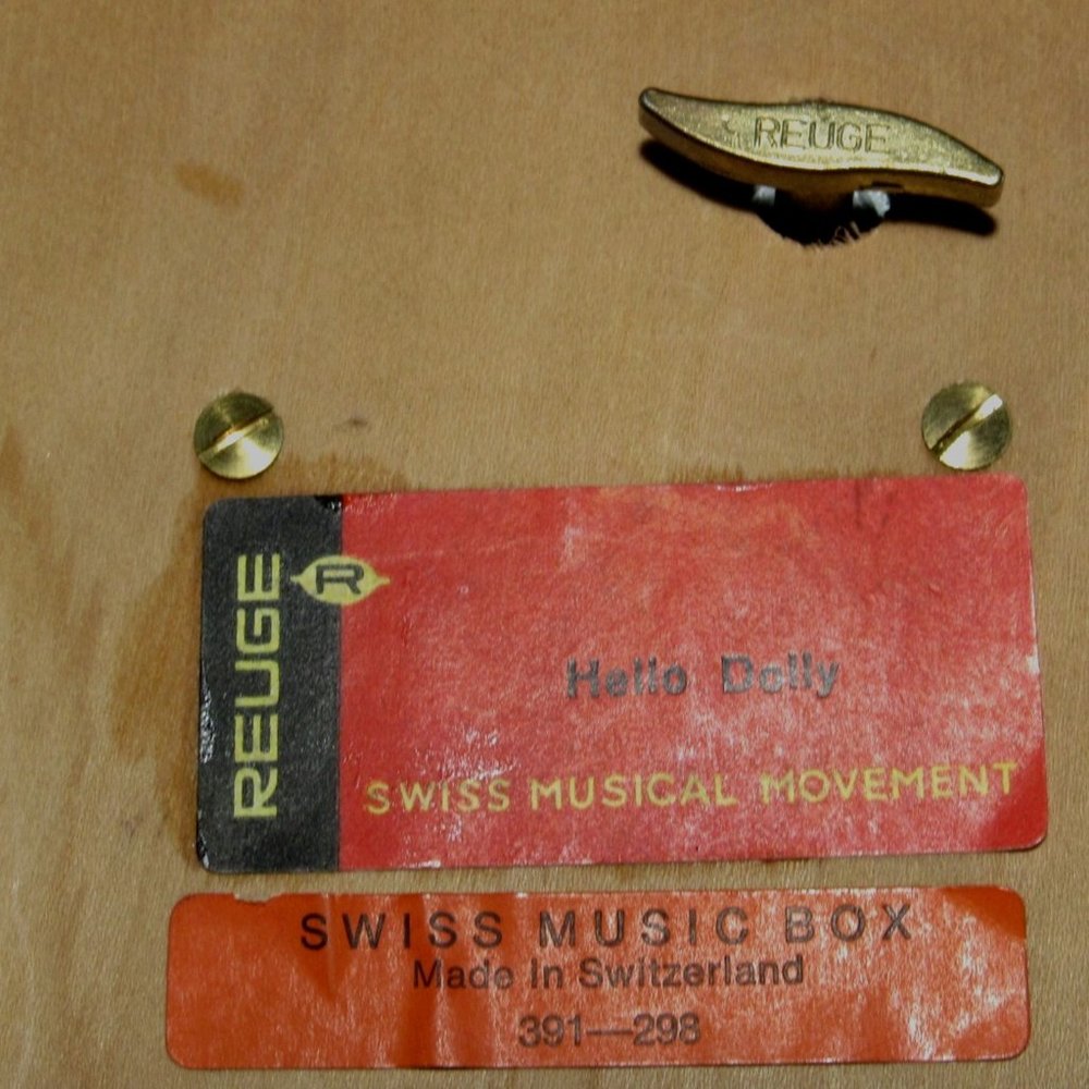 Reuge Hello Dolly Swiss Music Jewelry Box 391 298 Made in Switzerland - Picture 4 of 8